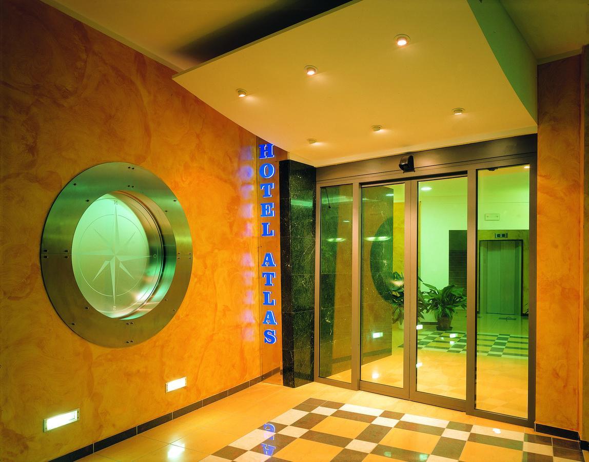 Hotel Atlas Алба Адриатика Екстериор снимка